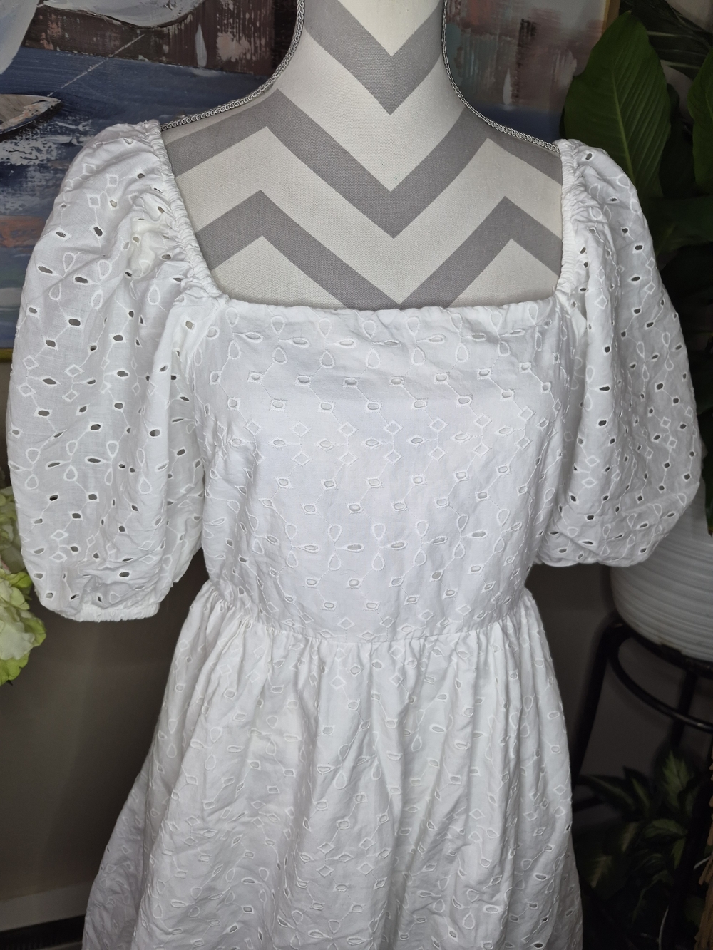 New Day Womens White Eyelet Puff-Sleeve Mini Open Back Dress - Picture 2 of 7